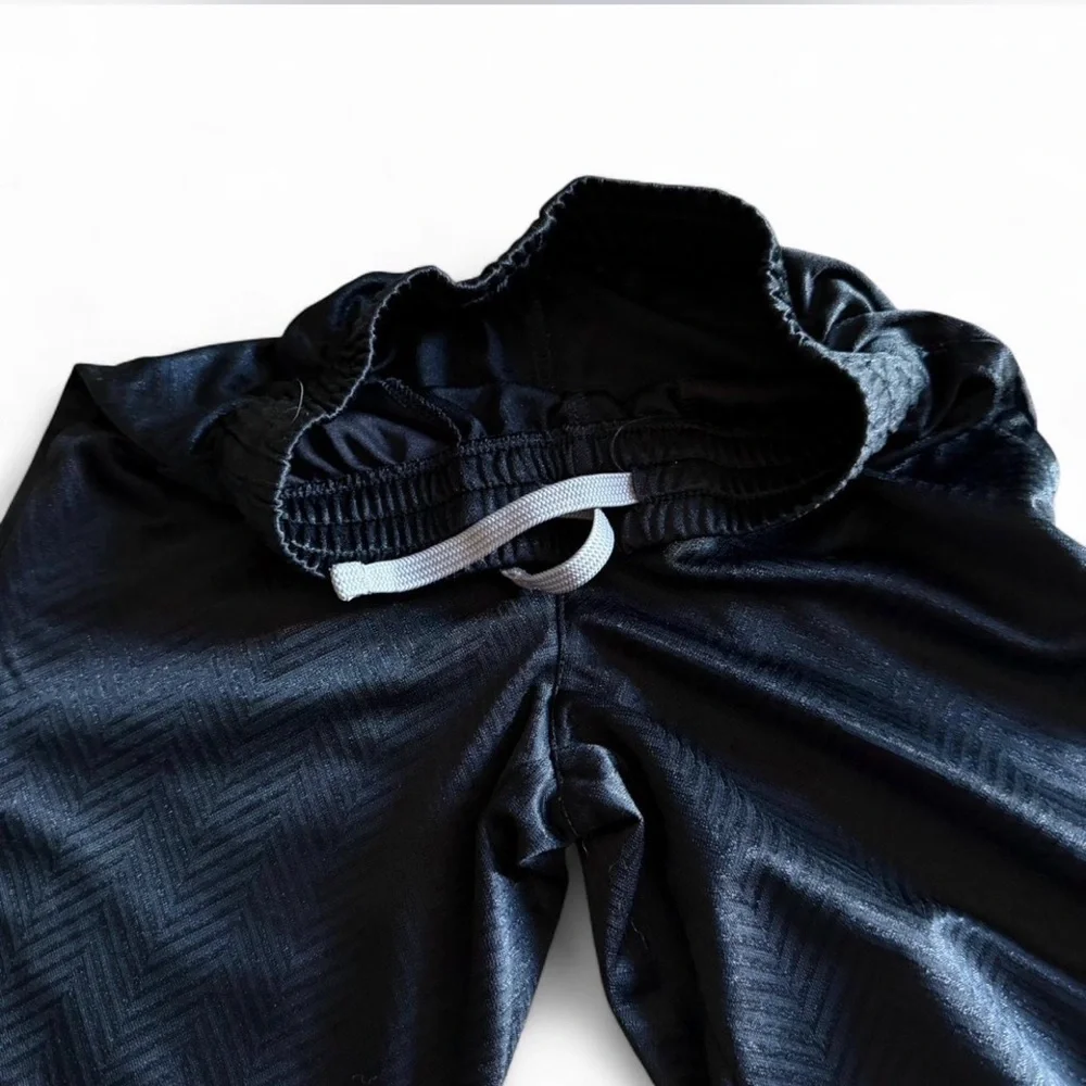 Old Navy Boys Active Go-Dry Mesh Shorts - Size 5